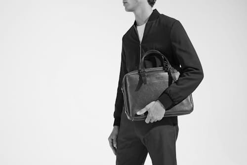 lifestyle image of Folder Business bag