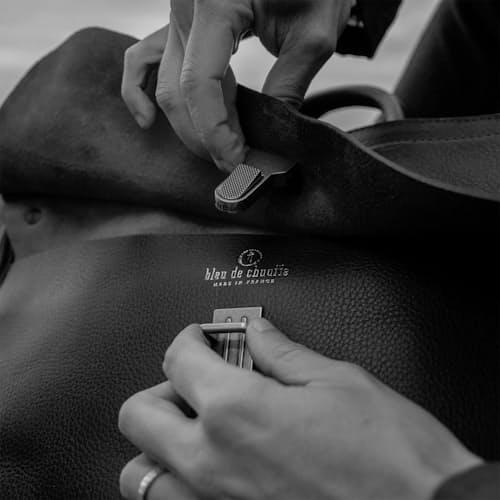 lifestyle image of Zeppo Business Bag