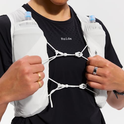 on model image of LF 5L Running Vest