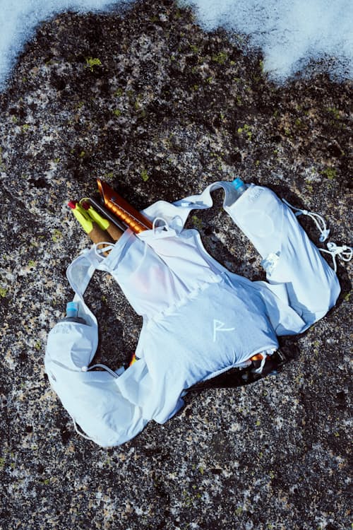 lifestyle image of LF 5L Running Vest