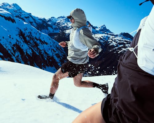 lifestyle image of LF 5L Running Vest