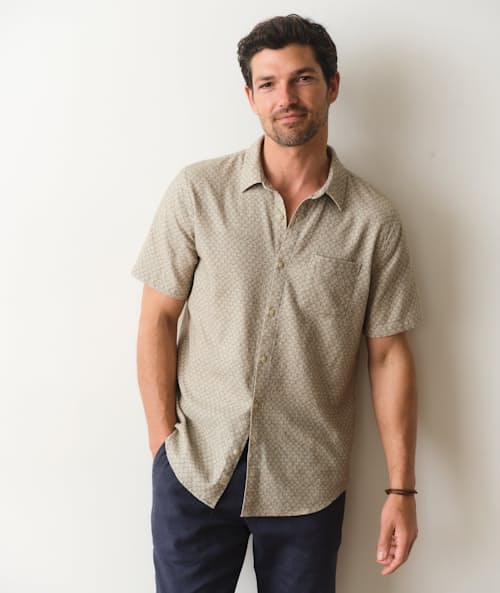 on model image of Classic Stretch Selvage Short Sleeve Shirt