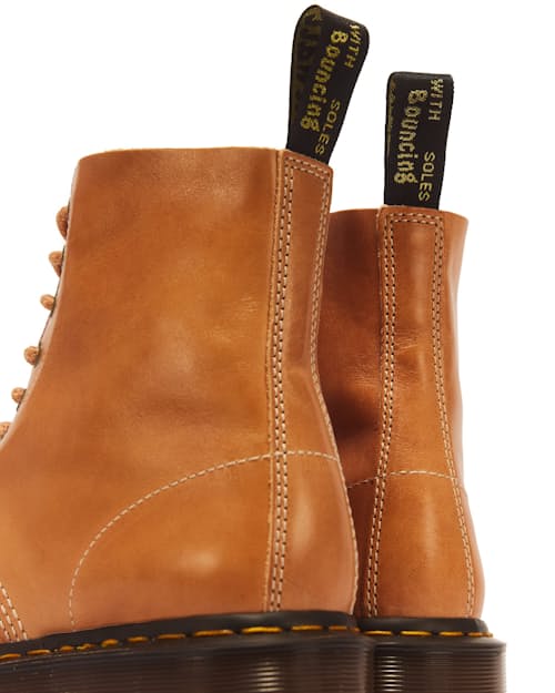 laydown detail image of MIE 1460 Lace Up Boot