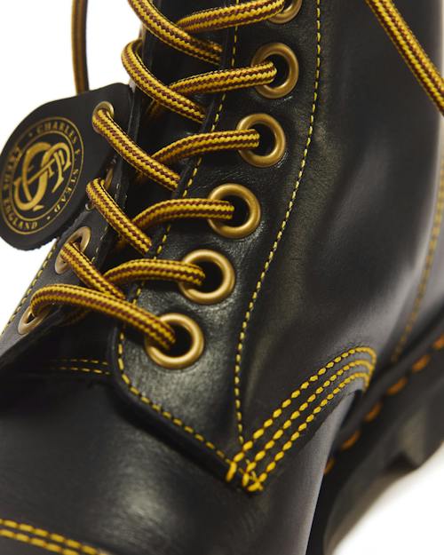 laydown detail image of MIE Cappers Boot
