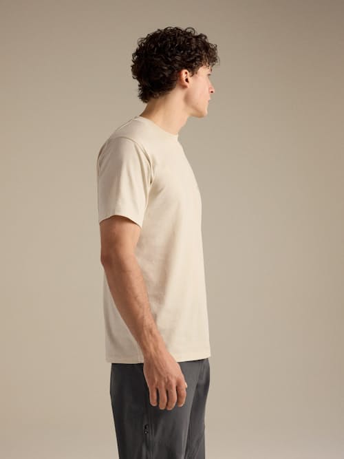 on model image of Kragg SL Cotton Bird Word Short Sleeve T-Shirt
