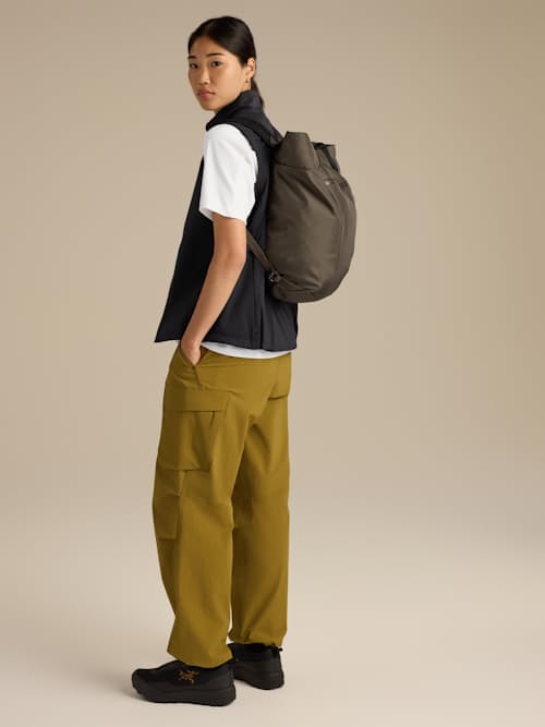 on model image of Axios 20 Tote