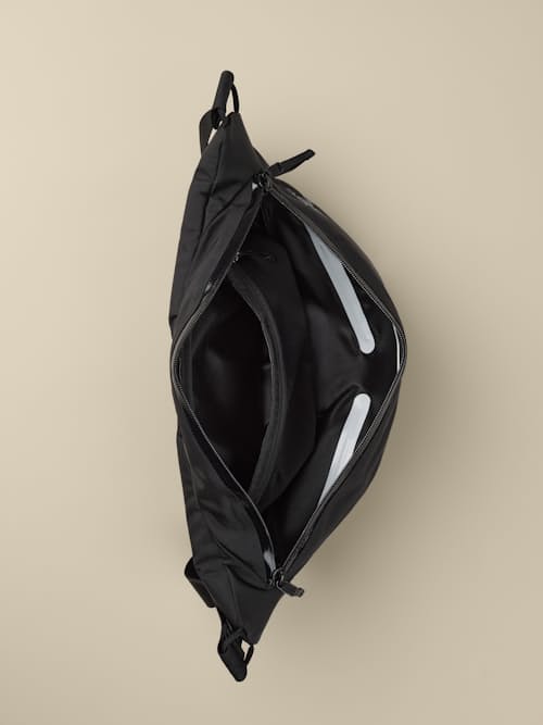 no crop image of Axios 4 Crossbody