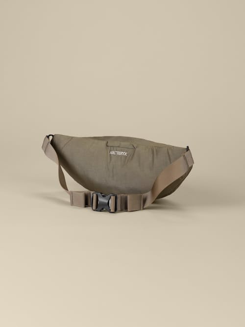 no crop image of Axios 4 Crossbody
