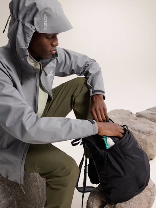 on model image of Heliad 15 Backpack