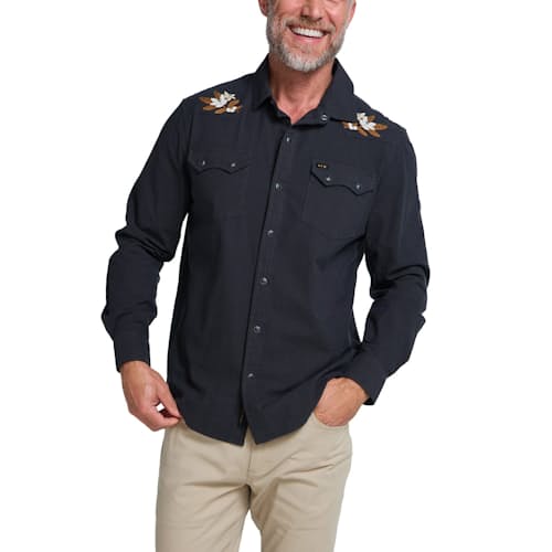on model image of Crosscut Deluxe Long Sleeve Snapshirt