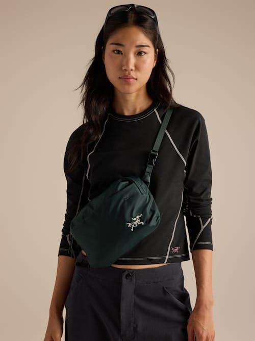 on model image of Heliad Crossbody