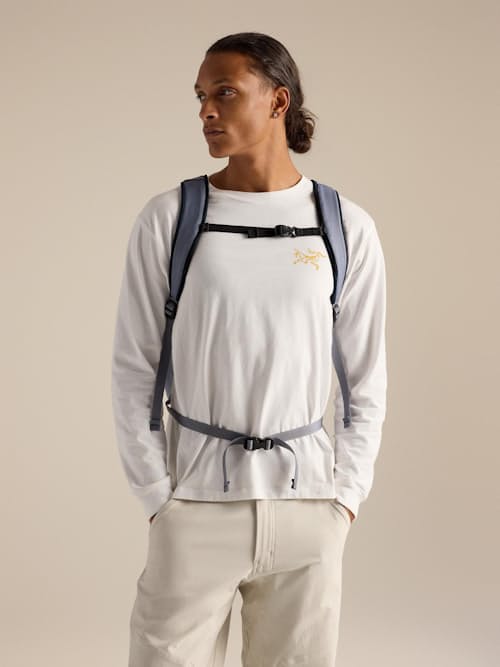 on model image of Mantis 26 Backpack