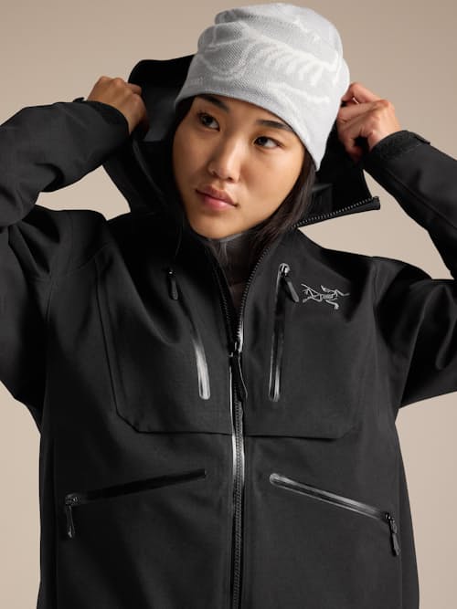 on model image of Bird Head Toque