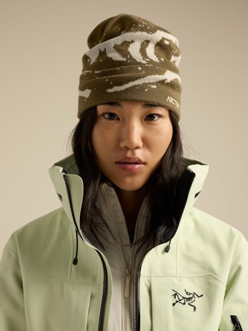 on model image of Grotto Toque
