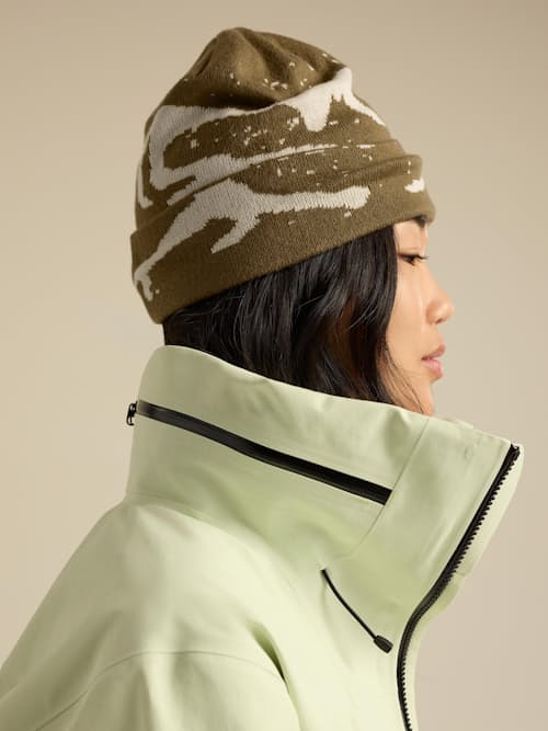 on model image of Grotto Toque