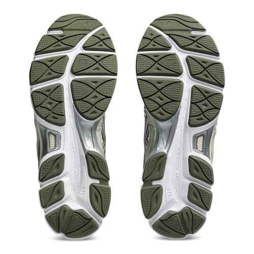 laydown image of Gel-NYC Sneaker