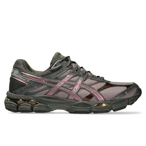 laydown image of Gel-Cumulus 16 Sneaker