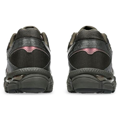 laydown image of Gel-Cumulus 16 Sneaker