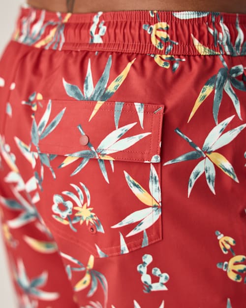 on model image of Performance Lined Swim Trunk - 7"