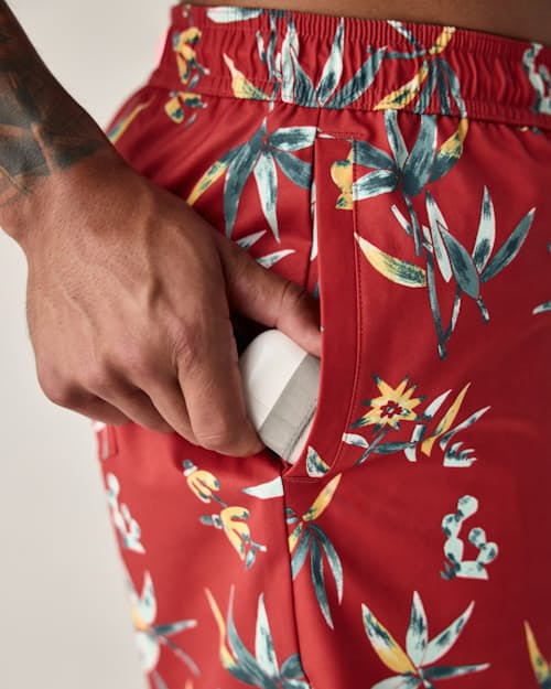 on model image of Performance Lined Swim Trunk - 7"