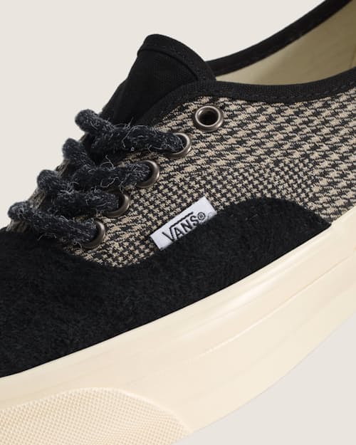 laydown detail image of Premium Authentic Sneaker