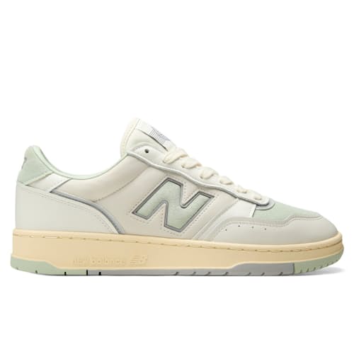 laydown image of 950 Sneaker