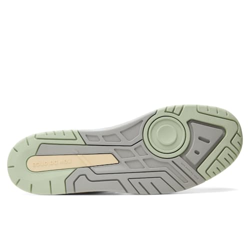 laydown image of 950 Sneaker