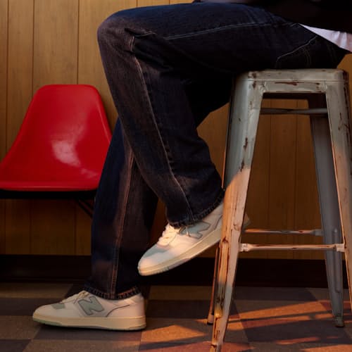 lifestyle image of 950 Sneaker