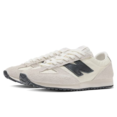laydown image of 471 Trainer Sneaker