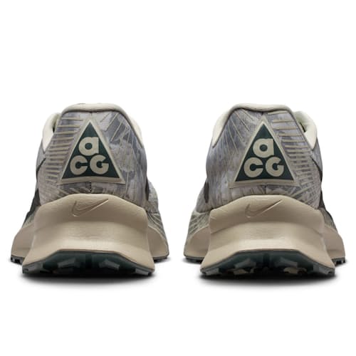 laydown image of ACG Ultrayfly Trail
