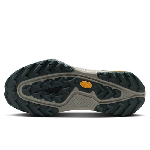 laydown image of ACG Zegama Trail