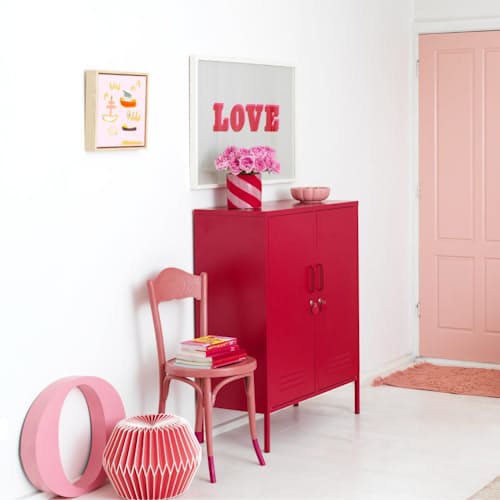 lifestyle image of The Midi Locker