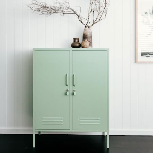 lifestyle image of The Midi Locker