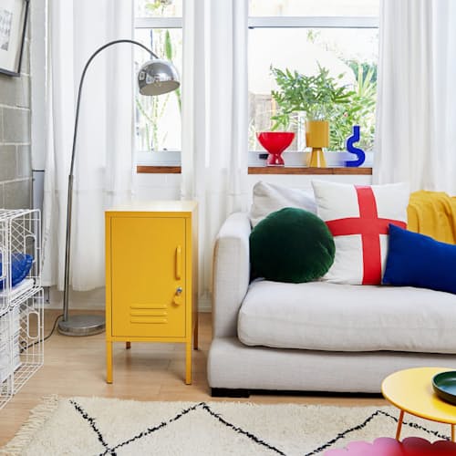 lifestyle image of The Shorty Locker