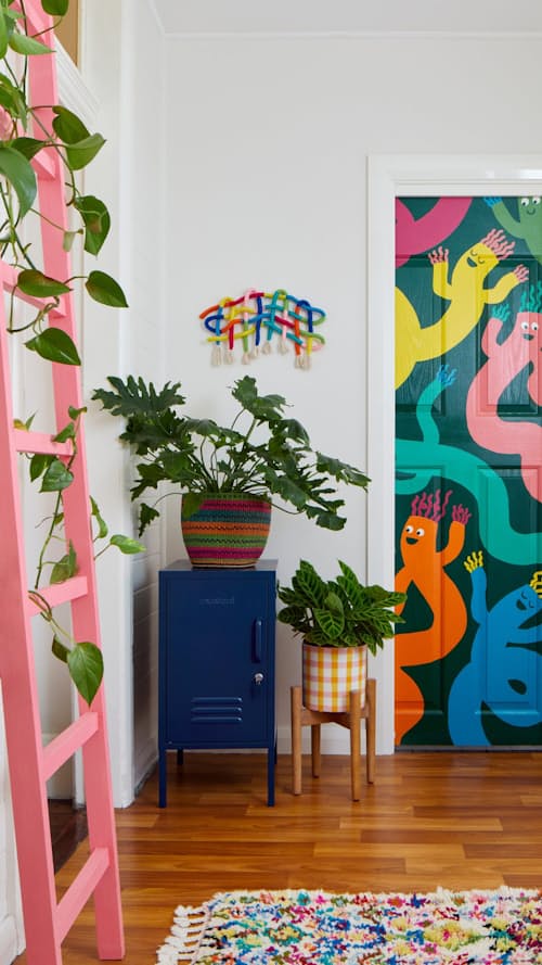 lifestyle image of The Shorty Locker