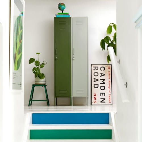 lifestyle image of The Skinny Locker