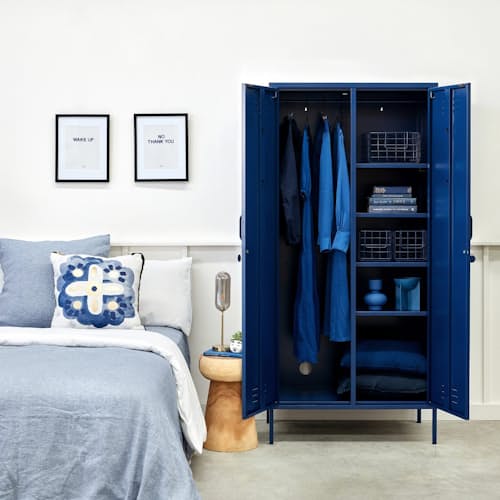 lifestyle image of The Twinny Locker