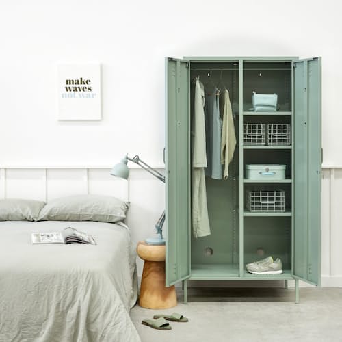 lifestyle image of The Twinny Locker