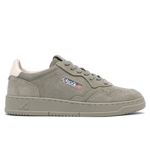 laydown image of Medalist Sneaker