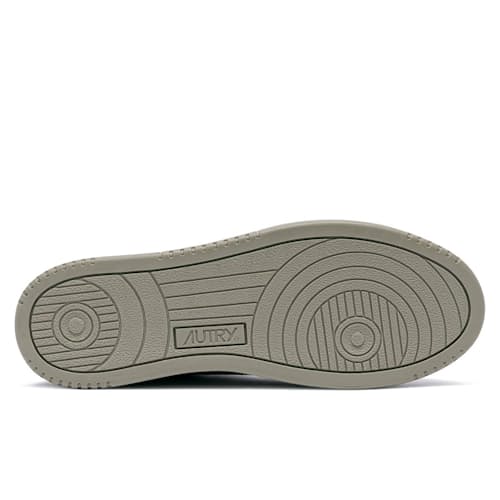 laydown image of Medalist Sneaker