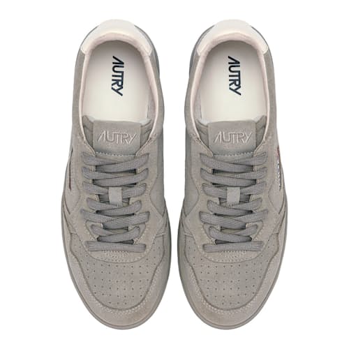 laydown image of Medalist Sneaker