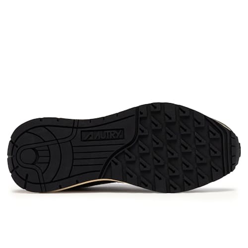 laydown image of Reelwind Trainer Sneaker