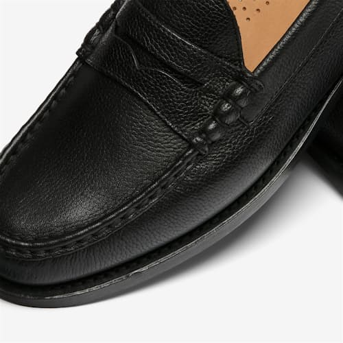 laydown detail image of Ravena Loafer