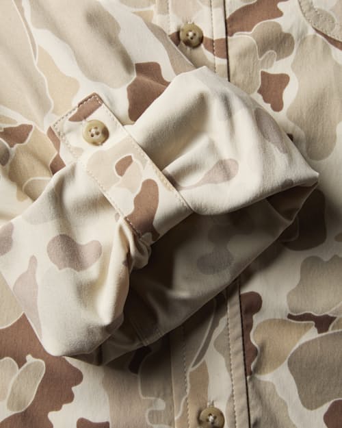 laydown detail image of Gulfstream Performance Shirt
