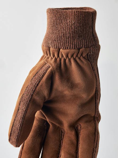 laydown detail image of Geoffrey Glove