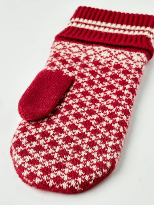 laydown detail image of Isvik Mitt