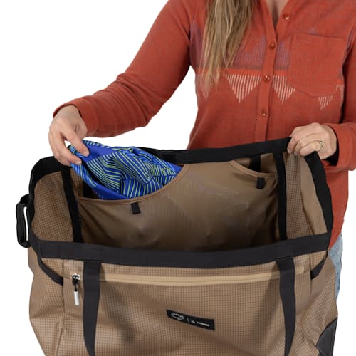 laydown detail image of Campcore Transporter Gear Tote 60L