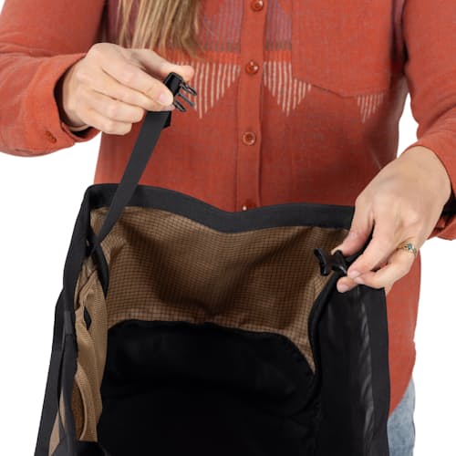 laydown detail image of Campcore Transporter Gear Tote 28L