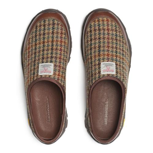 laydown image of Moab 2 Slide SE x Harris Tweed