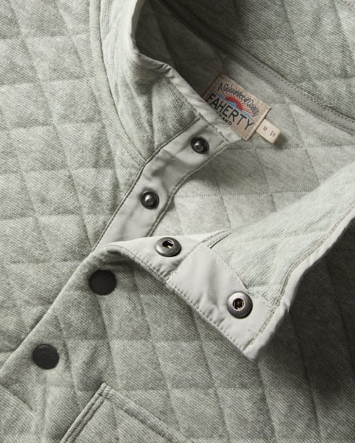 laydown detail image of Epic Fleece Quilted Pullover